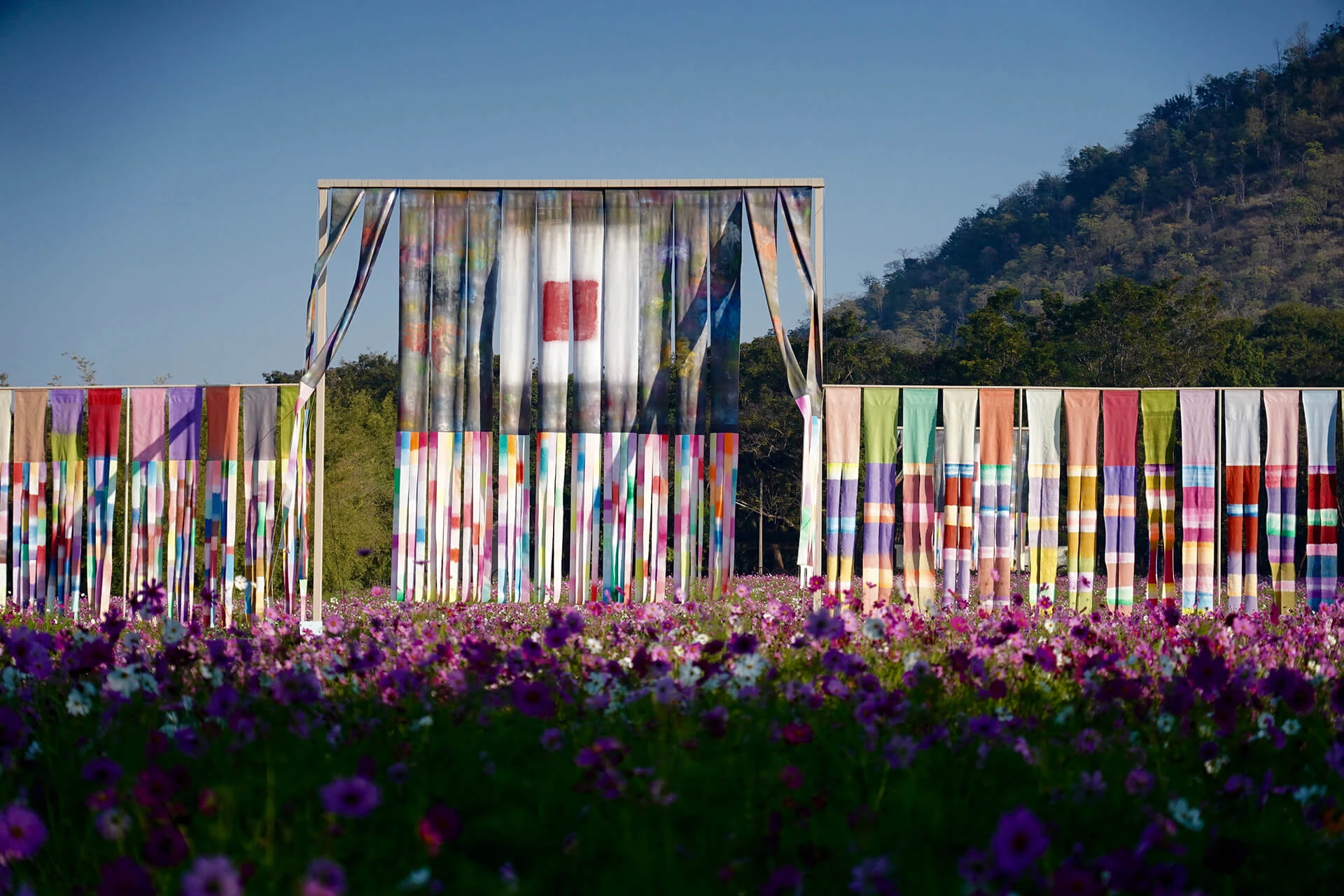 People's Wall |  Dream World |  Hostel Mit Jai |  STIRworld