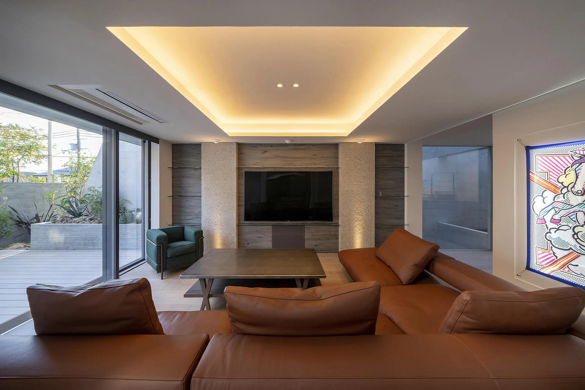 The living room overlooking an interior garden |  Sculpt |  Japan |  STIRworld